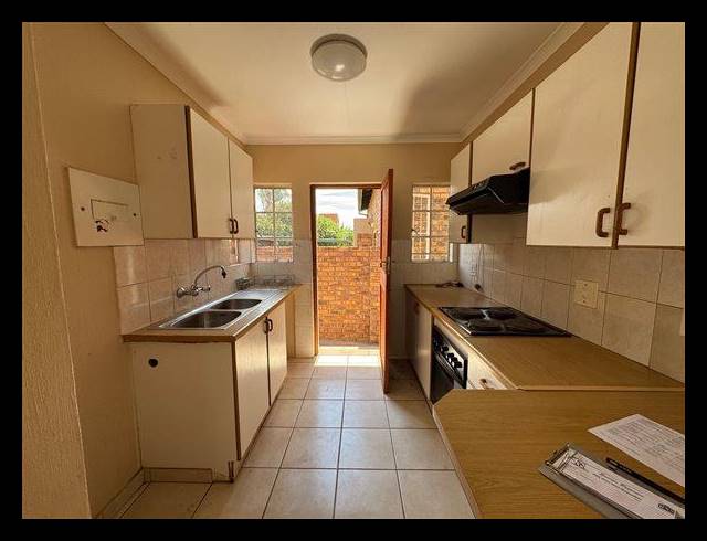 2 BEDROOM CLUSTER FOR SALE IN GLEN MARAIS